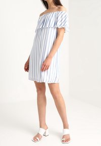 ONLY Petite Vapaa-ajan mekko - light grey