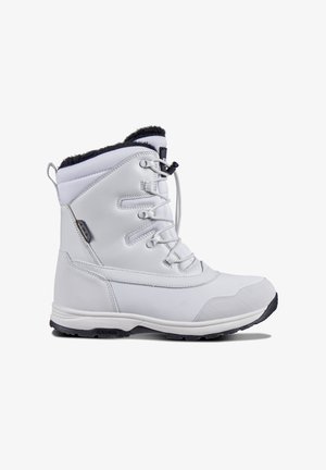 Bota de invierno impermeable blanca con parte superior de tela texturizada, diseño de cordones, cuello de piel sintética y suela de goma resistente.