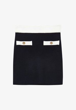 Marineblaue Minirock aus einem strukturierten Stoff, mit einem weißen Bund und zwei vorderen Taschen, die weiße Klappen und goldene Knöpfe haben.