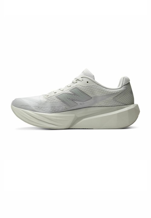 New Balance FuelCell Rebel v5 Wide Grey Matter/ Silver Metallic — photo 3