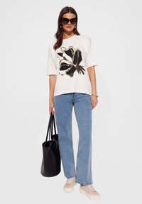 Makalu - T-shirt z nadrukiem
