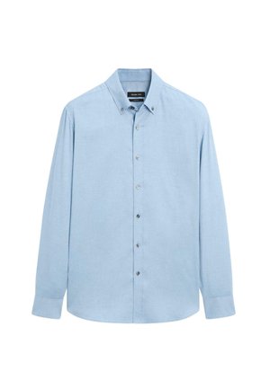 Helleblaues Button-Up-Hemd aus einem Baumwollmischgewebe. Verfügt über einen spitzen Kragen, lange Ärmel und eine Knopfleiste mit kontrastierenden Knöpfen.