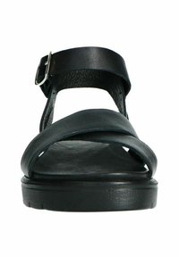 Zwarte leren sandaal met een breed bandontwerp, verstelbare enkelgesp en een gestructureerde voetbed met een dikke zool.