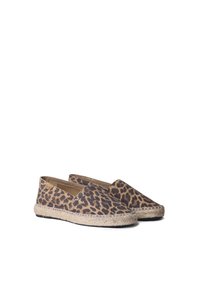 Puma raštuotos espadrilės su kanvasiniu viršumi, jutuota viršūne ir elastinėmis šoninėmis plokštelėmis, skirtomis lengvam užsidėjimui. Ruda, tan ir juoda spalvų schema.