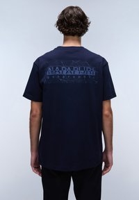 Napapijri Triko s potiskem - blu marine