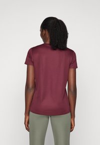 ASICS CORE TOP - Sports T-shirts - deep mars