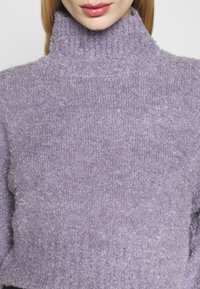 Monki Stickad tröja - purple