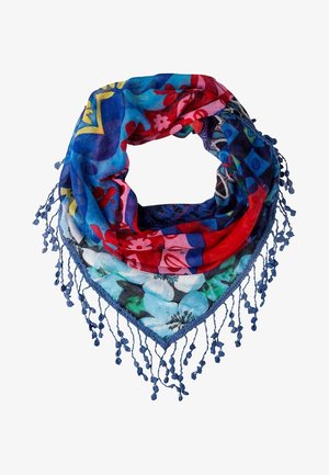Kwadratowa chusta z żywymi kwiatowymi i geometrycznymi wzorami w kolorach niebieskim, czerwonym, zielonym i żółtym, wykończona niebieskimi frędzlami z węzełkami.
