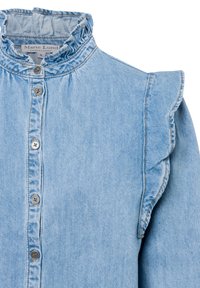 Hellblaues Denim-Oberteil mit gerafftem Ausschnitt und Schulterakzenten. Verfügt über silberne Knöpfe entlang der Vorderseite und eine lockere Passform.