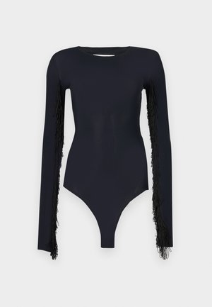 Schwarzer Bodysuit mit langen Ärmeln, der mit fransigen Details an den Ärmeln versehen ist, aus einem glatten, dehnbaren Stoff gefertigt und mit einem tiefen Ausschnitt.