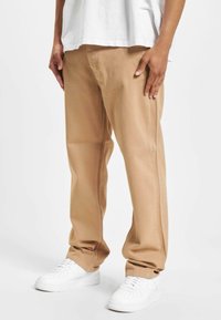 Unselected, brown