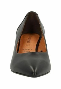 Décolleté nera a punta con esterno in pelle liscia, soletta in memory foam e un'apertura arrotondata sulla parte superiore, che mette in mostra un interno beige.