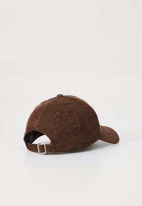 New Era TWO TONE 9FORTY® UNISEX - Šiltovka - brown/sand