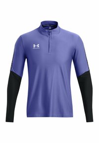 Lila Sportpullover mit schwarzen langen Ärmeln, Viertel-Reißverschluss-Front und weißem Under Armour-Logo auf der Brust. Glatte Textur, athletische Passform.