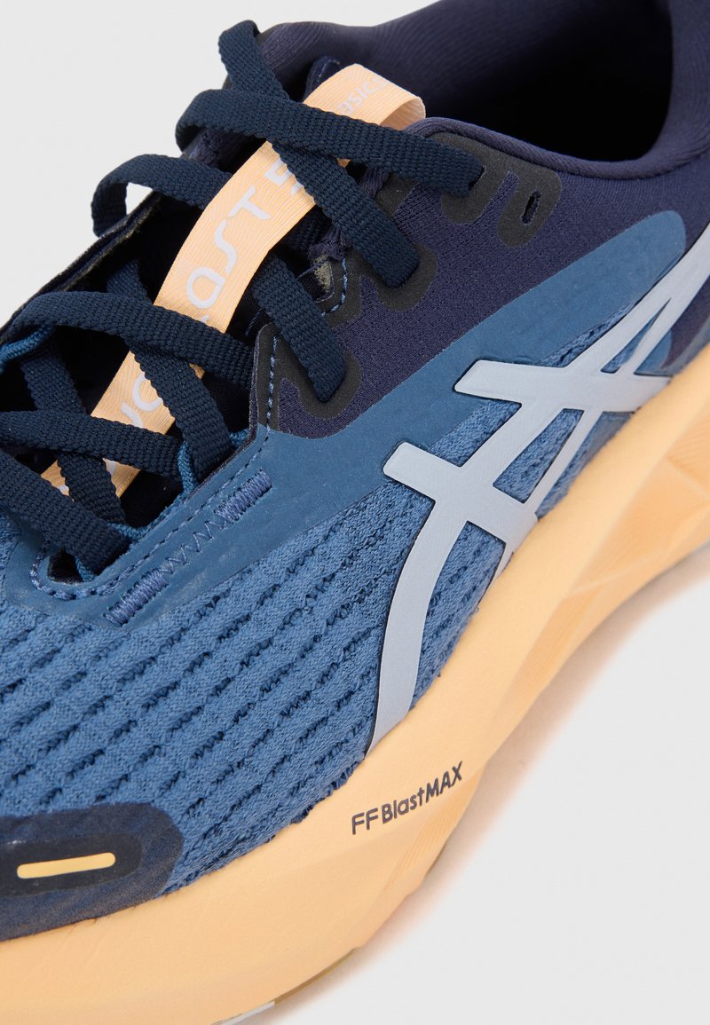 ASICS NOVABLAST  5 LITE - Løbesko trail - blue/orange glow