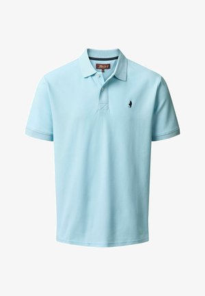 Világoskék rövid ujjú galléros pólóing, két gombbal és kis fekete hímzett logóval a bal mellrészen.