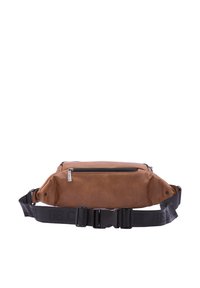 Marsupio in pelle marrone con tracolla nera regolabile. Presenta una tasca frontale con zip, una texture liscia e un motivo a grana sottile.