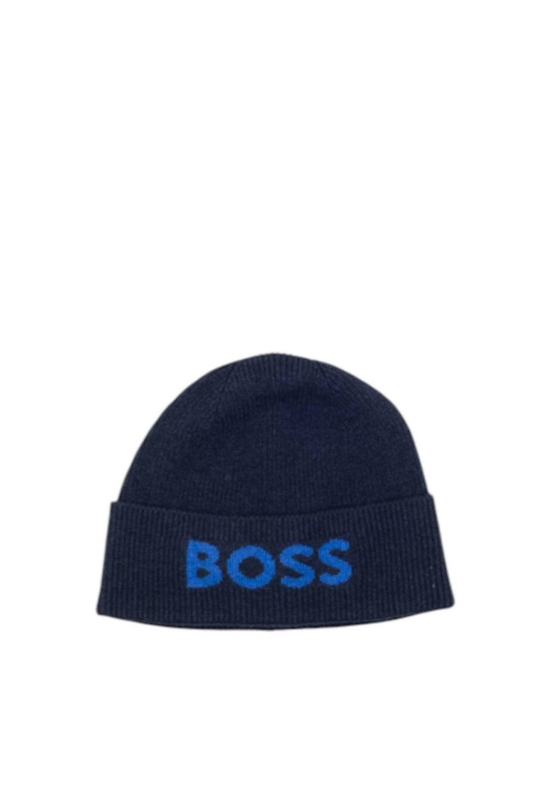 Beanie in maglina navy con design a risvolto e logo "BOSS" blu in evidenza. Texture morbida, motivo a coste e vestibilità aderente.