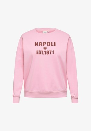 Ružičasti pulover s okruglim izrezom s natpisom "NAPOLI" i "EST. 1971" u smeđem tekstu te malim ikonom srca između riječi.