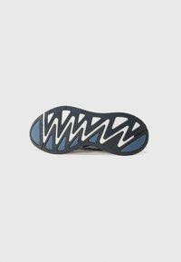 adidas Originals ADIZERO ARUKU UNISEX - Sportbačiai - silver-coloured/legend ink/preloved ink