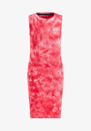 Vestido sin mangas hasta la rodilla con patrón tie-dye rojo y blanco, escote redondo y pequeño texto blanco "Brisa del océano y palmeras" en el pecho.