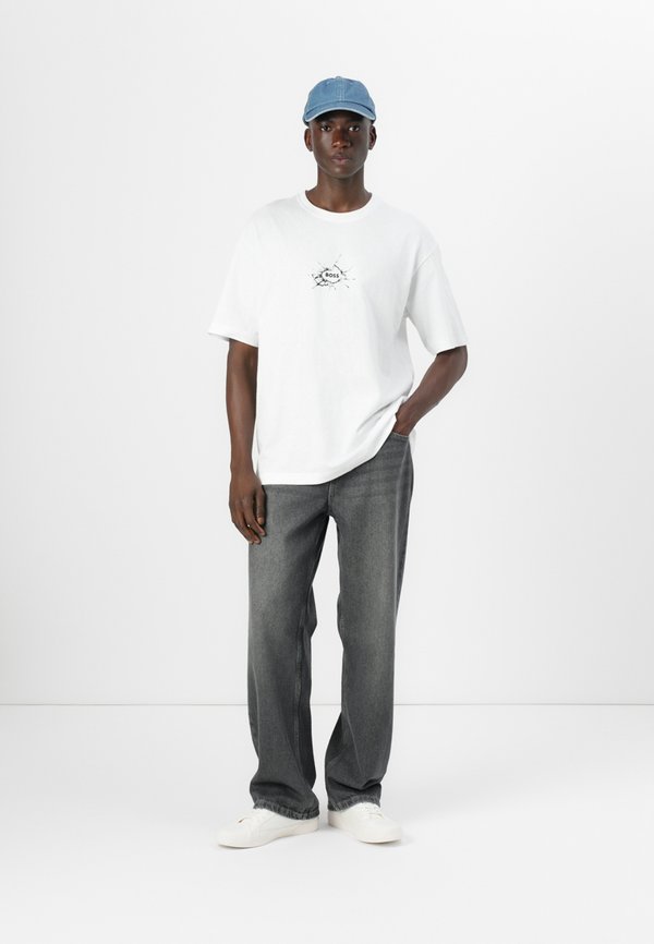 VOYAGE - Print T-shirt4