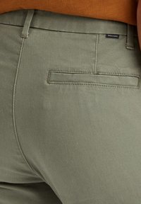 Thumbnail Image 6