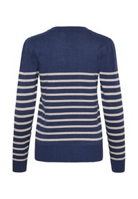 Námornícky modrý sveter s svetlejšími horizontálnymi pruhmi, okrúhlym výstrihom, dlhými rukávmi a rebrovaným lemom. Mäkký materiál s jemnou textúrou.