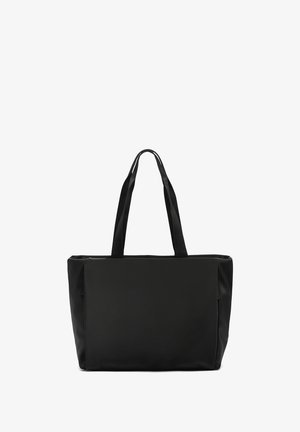 Svart tote-väska av slätt material med två breda handtag och rektangulär form. Designen är minimalistisk utan synliga accenter.