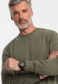 Ombre Felpa - dark olive