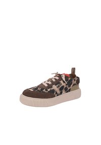Sneaker marrone e con stampa leopardata, con tomaia in suede testurizzato e tessuto liscio, suola in gomma crema e design con lacci. Presenta un pratico taschino.