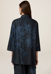 Oltre OVER STAMPATO - Overhemdblouse - blu