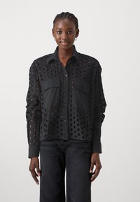 GAP CROPPED UTILITY EYELET - Nööpidega pluus - black