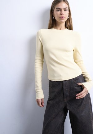 BEA CURVED HEM - Μπλούζα με μακριά μανίκια - pale banana