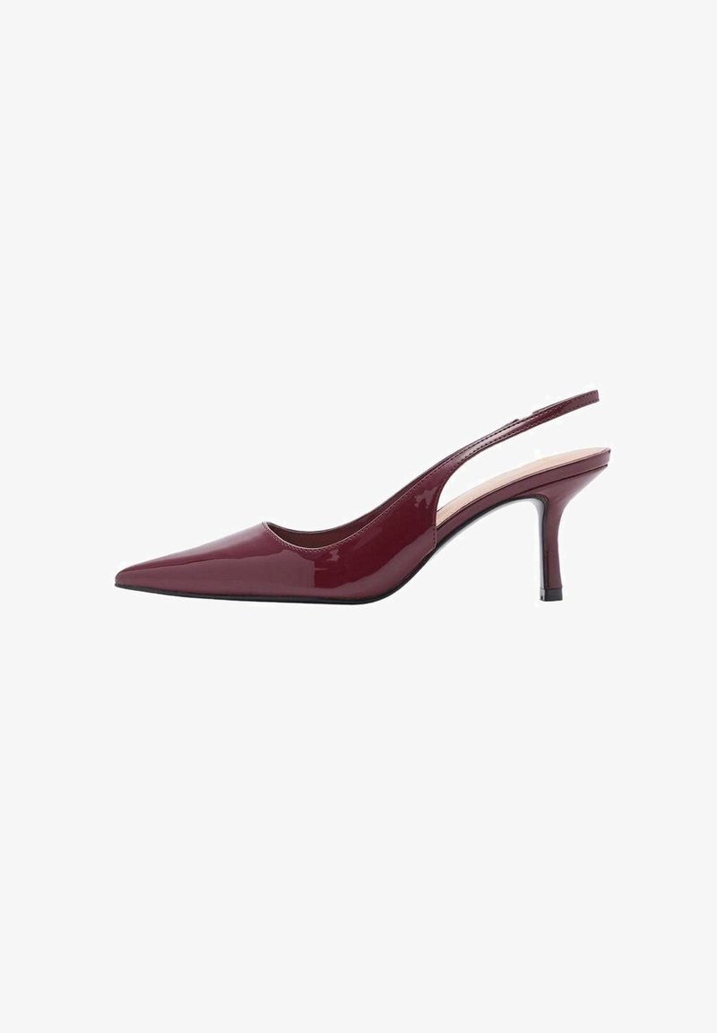 Sandale cu toc din piele lac burlington, de culoare burgundă, cu vârf ascuțit, toc subțire și părți laterale deschise, evidențiind un design modern și elegant.