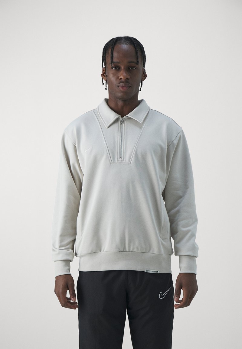 ivory nike sweatshirt