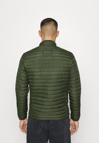 Jack & Jones PREMIUM JJLUKE LIGHT JACKET - Casaco de verão - forest night
