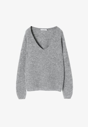 Szürke, hosszú ujjú kötött pulóver mély V-nyakkal. Puha tapintású, enyhén bő szabású, bordás mandzsettákkal. Nincsenek minták vagy díszítések.