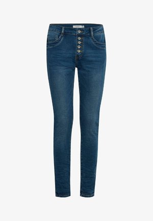 Užegane tamnoplave traperice slim kroja s visokim strukom, zatvaranje na pet dugmadi, prednje džepove i glatku teksturu s suptilnim izblijedjeljenjem.