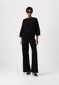 Johnstons of Elgin Jumper - black