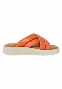 Sandales à glissière en cuir orange avec des brides entrecroisées, une semelle intérieure rembourrée et une semelle plate-forme blanche. Texture lisse sans motifs visibles.