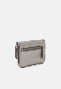 Liebeskind Berlin Taška s příčným popruhem - metallic grey