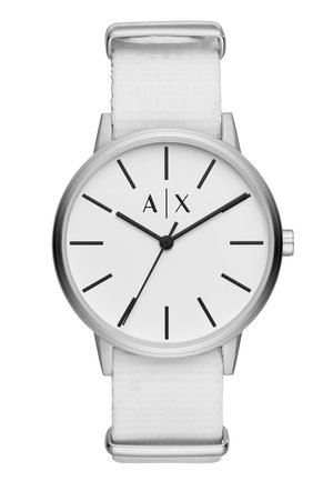 Minimalistische weiße Armbanduhr mit silbernem Gehäuse, schwarzen Stundenmarkierungen und Zeigern, weißem Stoffarmband, zeigt das A|X-Logo an der 12-Uhr-Position.