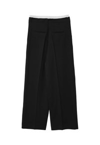 Schwarze, weite Hosen mit einem strukturierten Bund. Verfügt über zwei Gesäßtaschen und ein klares, maßgeschneidertes Design. Der Stoff ist glatt und blickdicht.