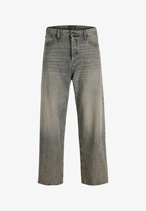 Jean large gris clair, avec une finition délavée, cinq poches et une fermeture à bouton. Fabriqué en tissu denim avec des coutures visibles.