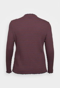 Langærmet skjorte med vandrette striber i mørkeblå og rust, ribbet tekstur, rund udskæring og scalloped kant.