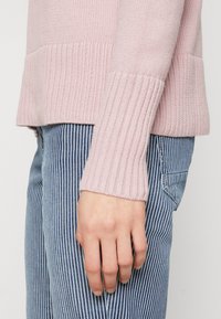 GAP Sweter