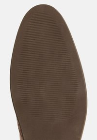 Marks & Spencer BROGUES - Stringate eleganti - tan