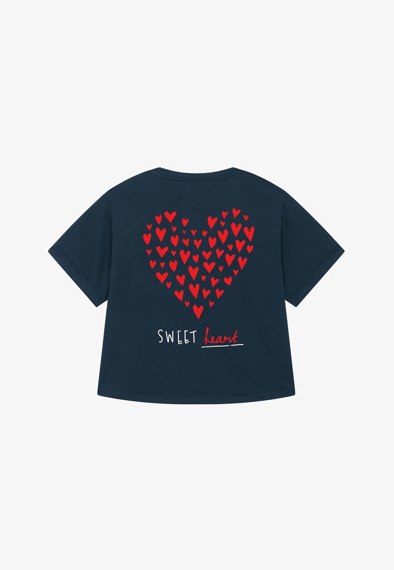 Tamsiai mėlynas medvilninis marškinėliai, laisvo kirpimo, su raudonų širdžių klasteriu ir tekstu "SWEET heart" baltu spalva nugaros pusėje.