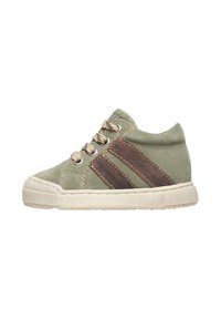 Sneaker verde in suede per bambini con lacci beige, due strisce laterali marrone scuro e una spessa suola in gomma bianca.